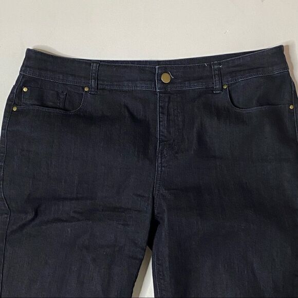 Chico’s | Platinum Ultimate Fit Denim Capri’s - Picture 2 of 7